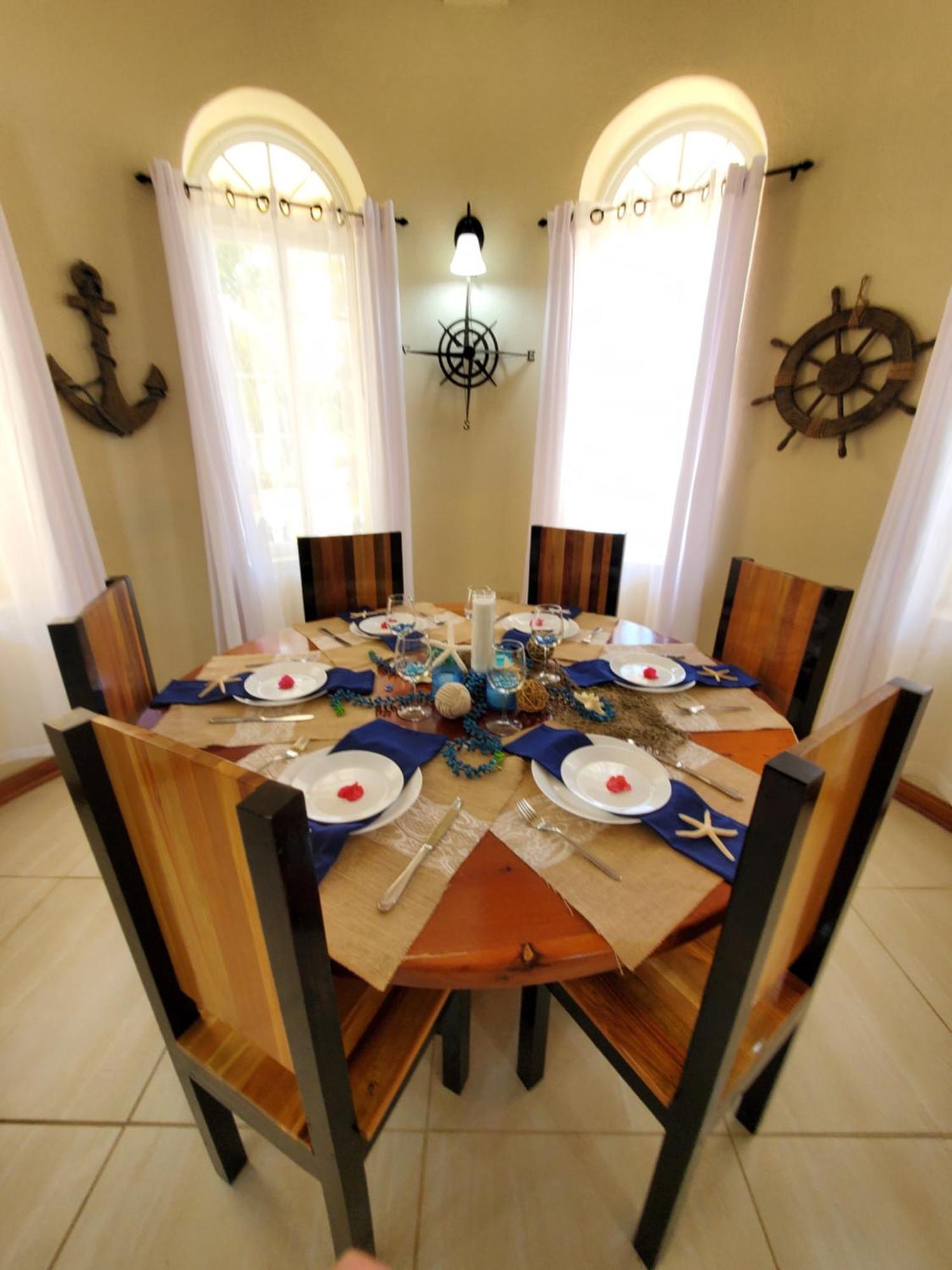Blue Parrot Beach House And Villas Hopkins Extérieur photo