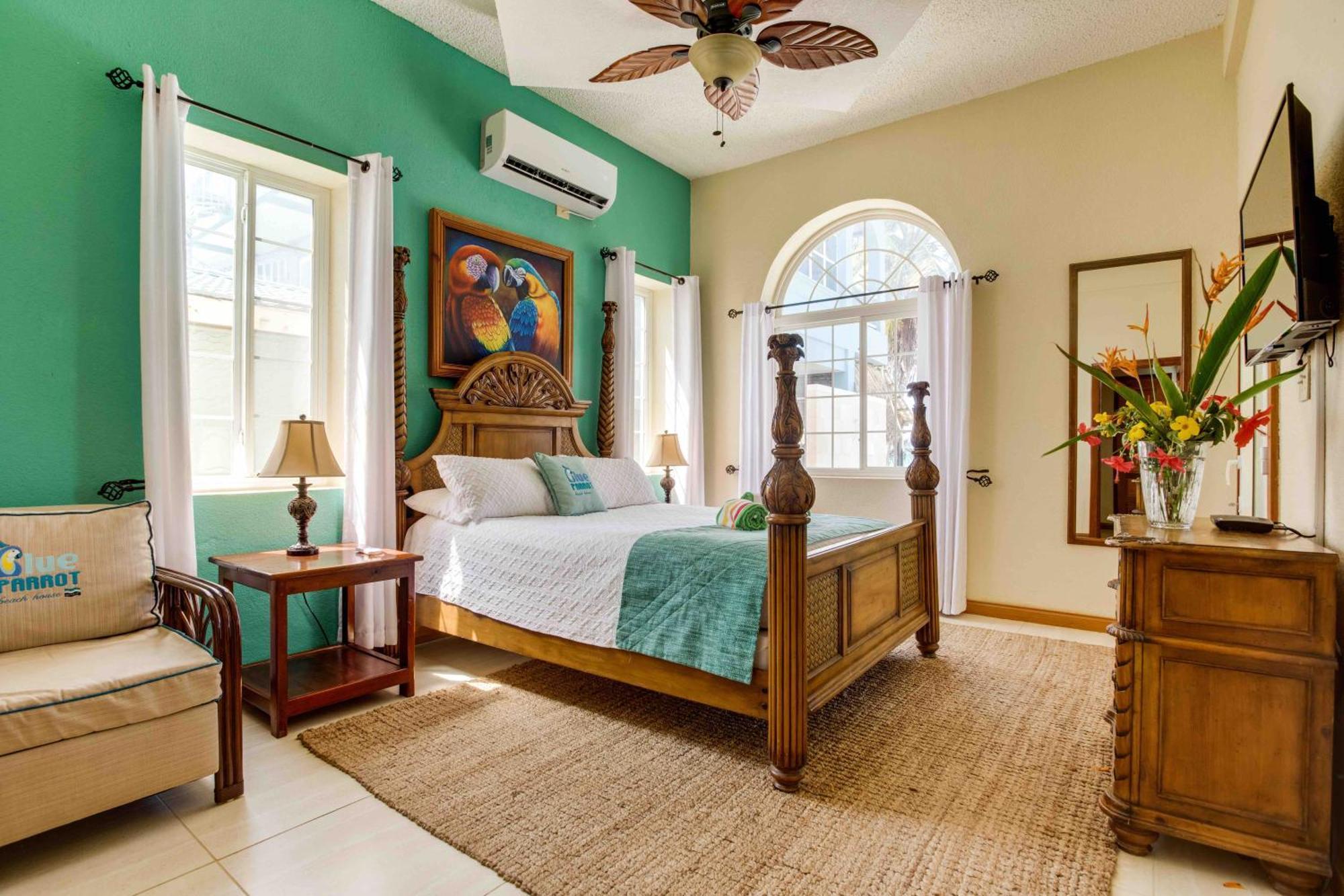Blue Parrot Beach House And Villas Hopkins Extérieur photo